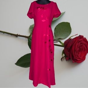 Donna Morgan modest feminine full length dress with silky appliqué vinin…